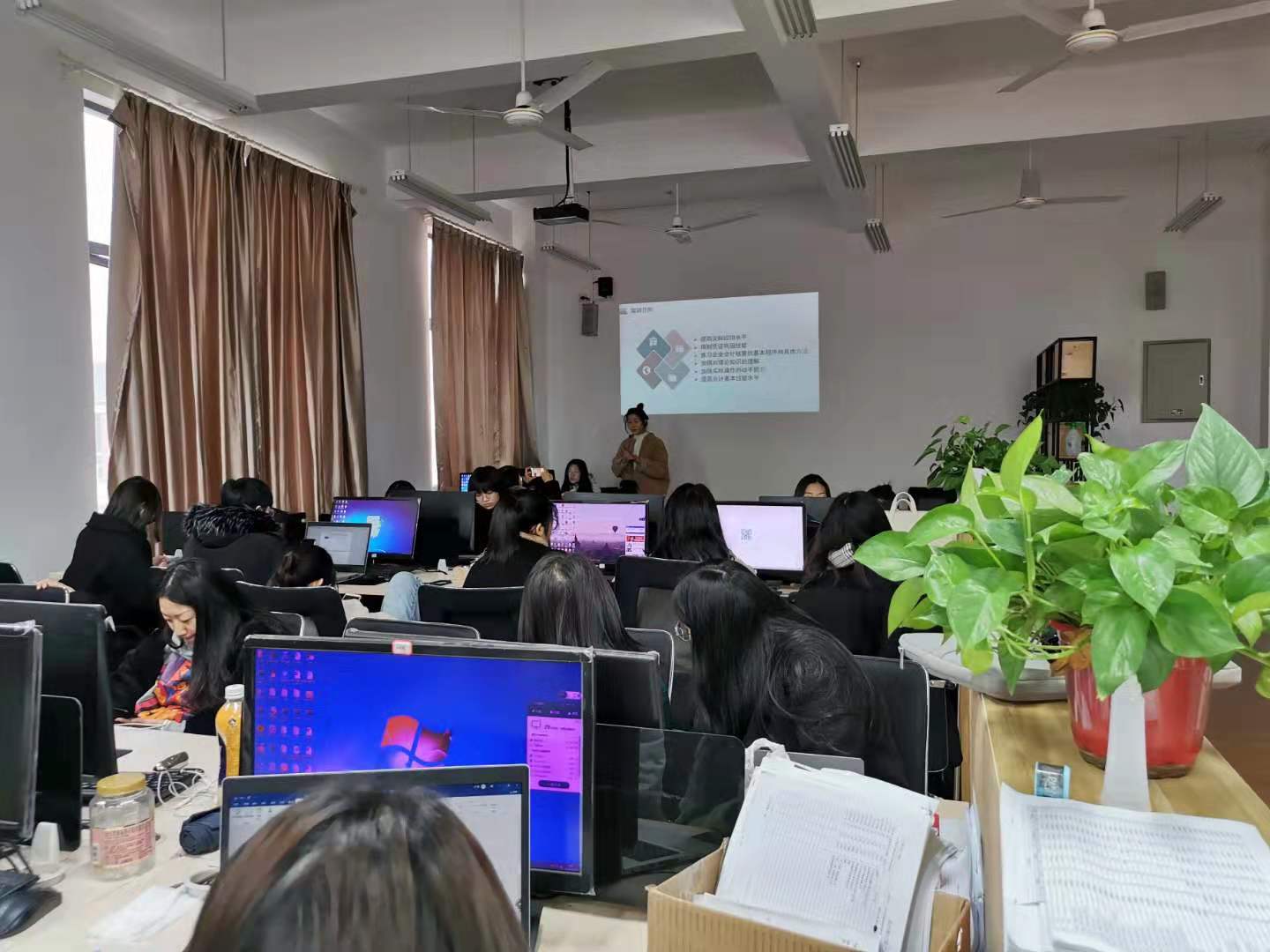 校企合作课堂实景